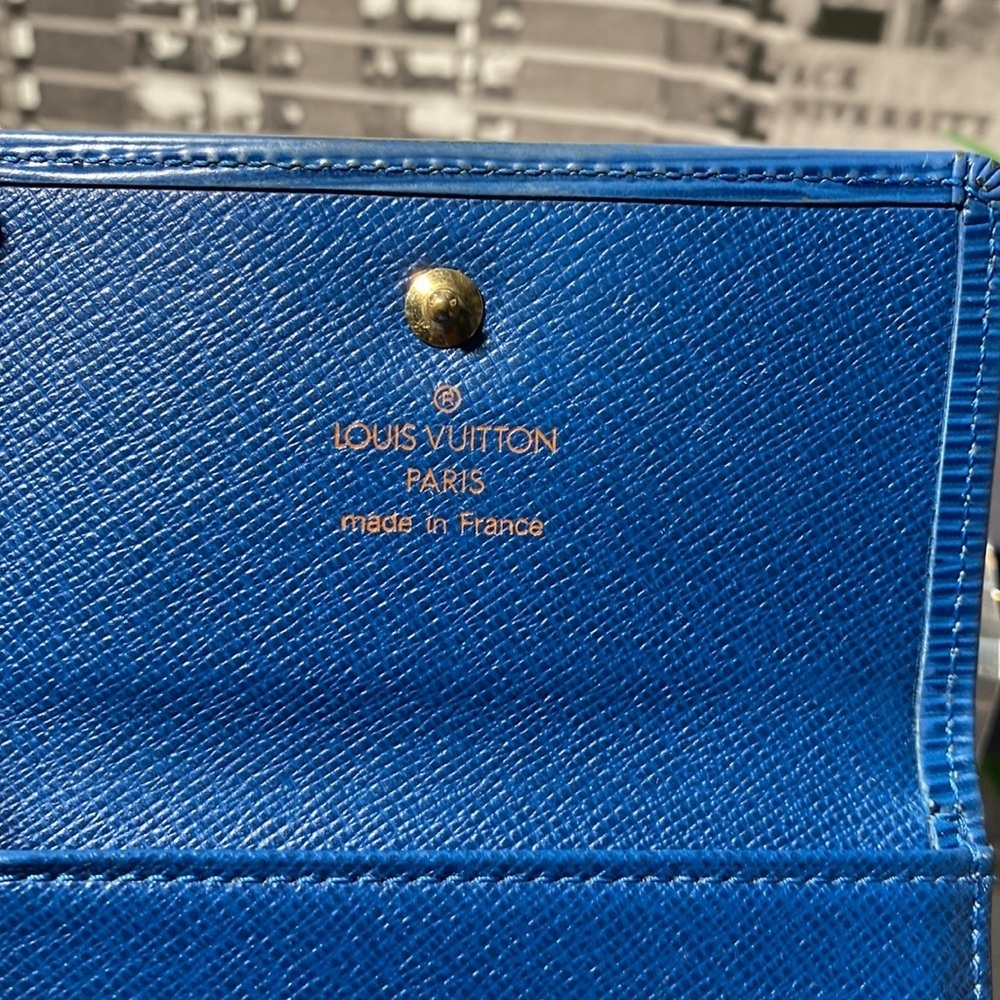 Authentic Louis Vuitton Blue Epi Wallet - Picture 9 of 13